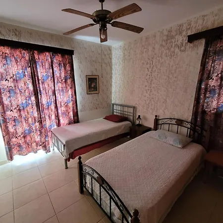 Kalampakas * لارنكا